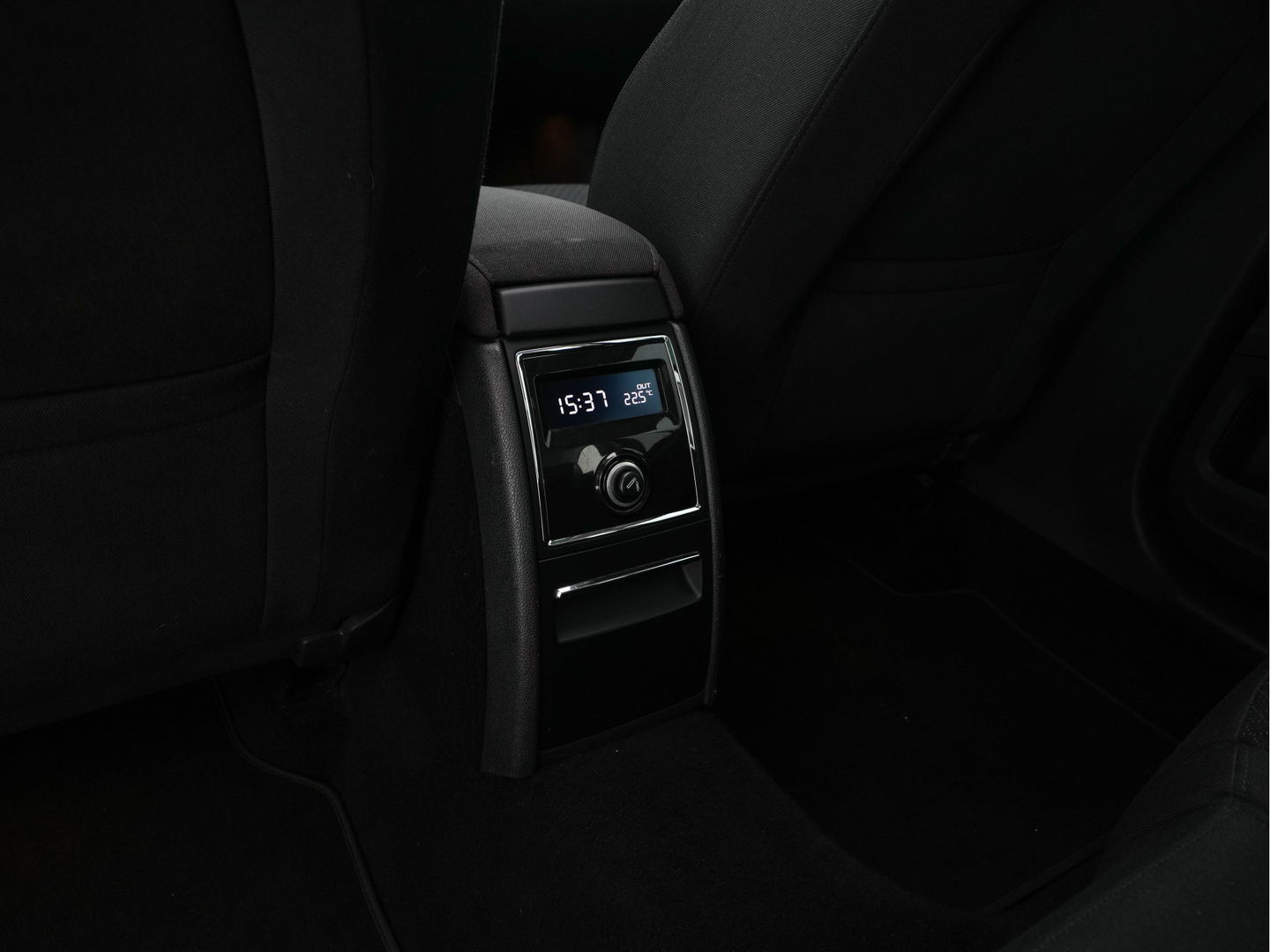 Škoda Superb Combi 1.6 TDI Sprint Pro *PANO | NAVI-FULLMAP | MEMORY-PACK | ECC | PDC | CRUISE | 16''ALU*