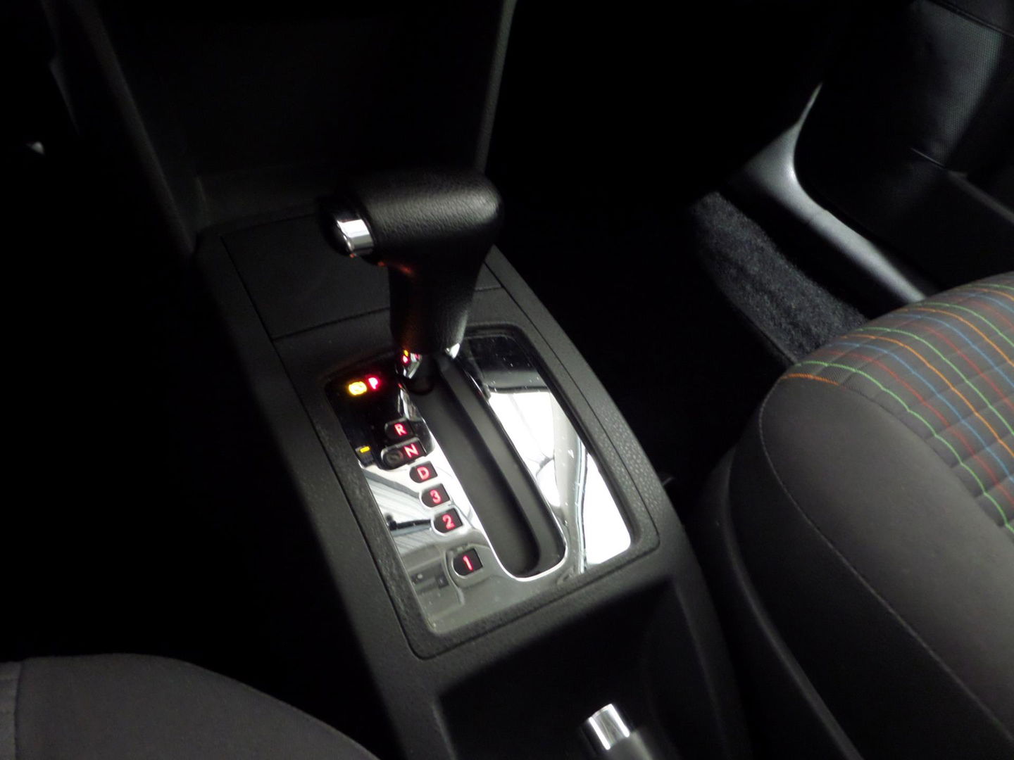 Volkswagen Polo 1.4-16V Optive "Origineel NL!" Automaat! "1e eigenaar" Airco Elektrische ramen Dealer onderhouden Unieke auto !