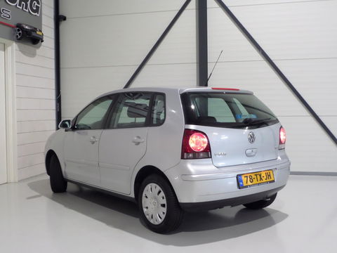 Volkswagen Polo 1.4-16V Optive "Origineel NL!" Automaat! "1e eigenaar" Airco Elektrische ramen Dealer onderhouden Unieke auto !