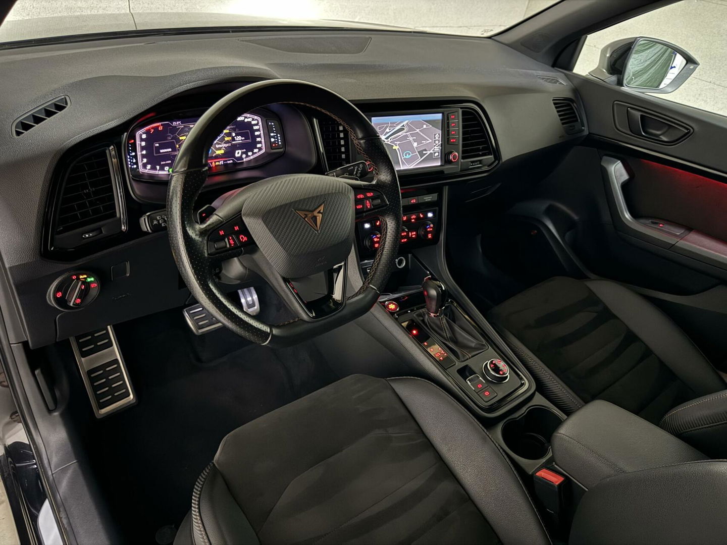 CUPRA Ateca 2.0 TSI 4DRIVE Pano Virtual Brembo Beats 360° Trekh.