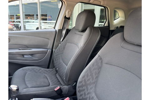 Renault Captur 0.9 TCE INTENS 90PK AIRCO NAVI PDC LMV