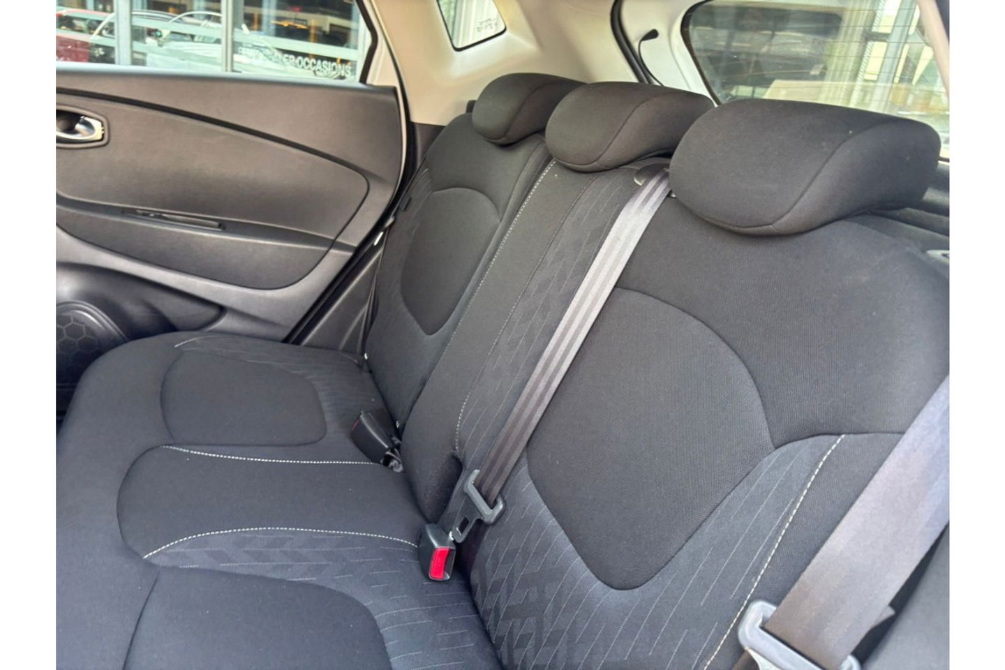 Renault Captur 0.9 TCE INTENS 90PK AIRCO NAVI PDC LMV