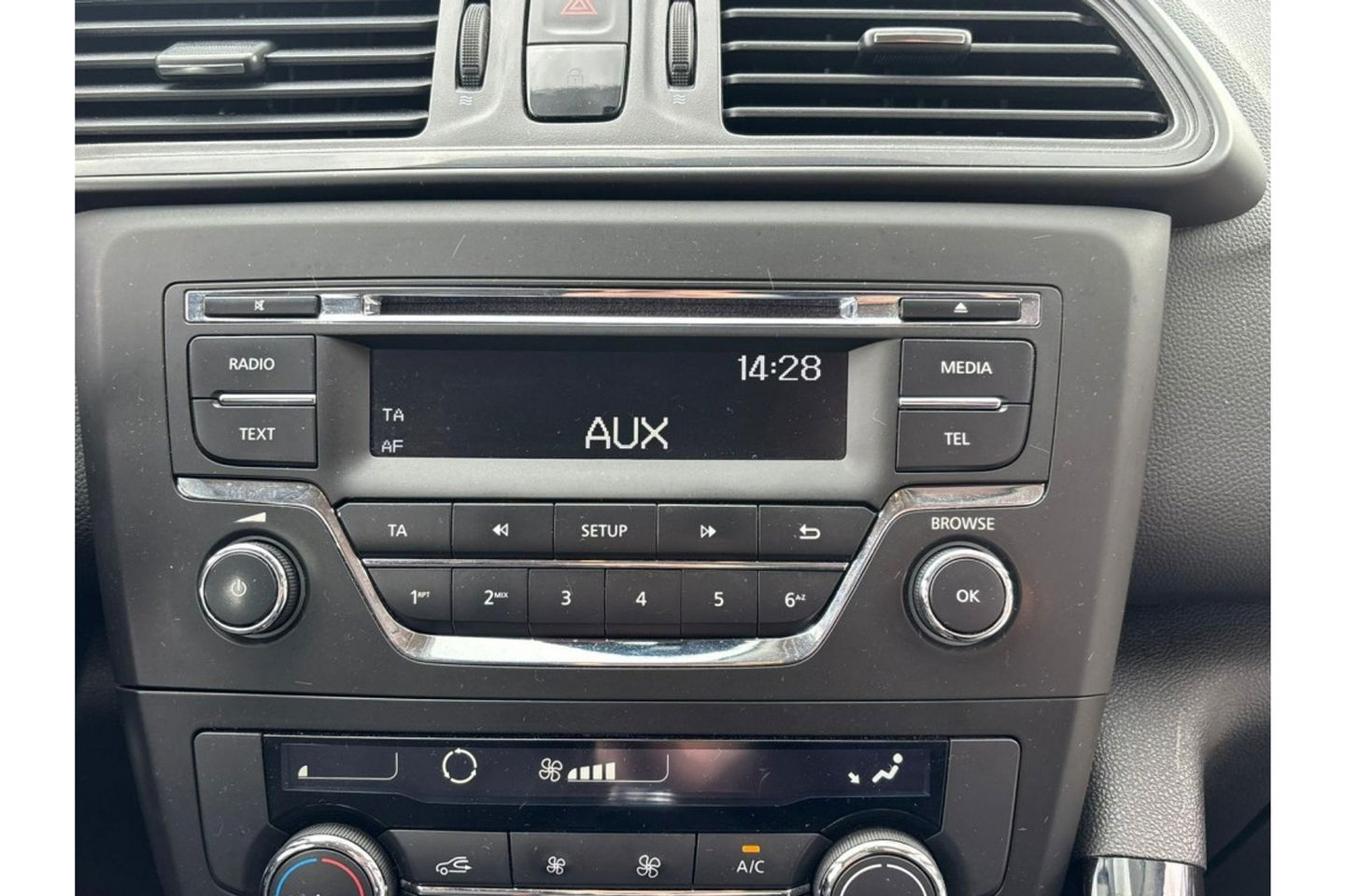 Renault Kadjar 1.2 TCE INTENS 130PK AIRCO PDC LMV