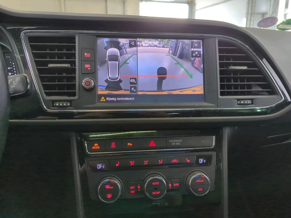 SEAT Leon Sportstourer Seat Leon 1.5 TSI 150PK Pano Virtual Trekhaak Black edition