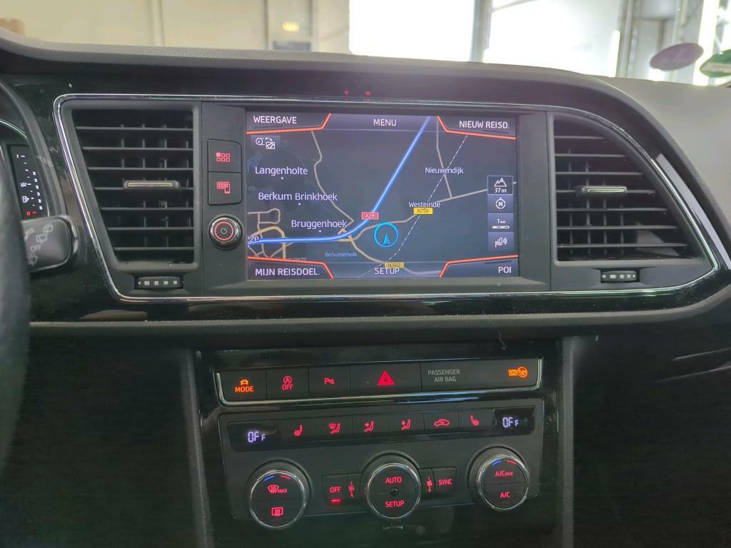 SEAT Leon Sportstourer Seat Leon 1.5 TSI 150PK Pano Virtual Trekhaak Black edition