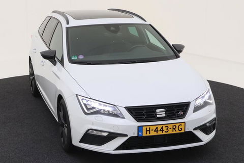 SEAT Leon Sportstourer Seat Leon 1.5 TSI 150PK Pano Virtual Trekhaak Black edition