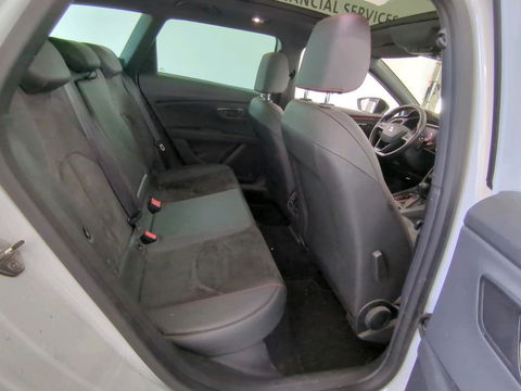 SEAT Leon Sportstourer Seat Leon 1.5 TSI 150PK Pano Virtual Trekhaak Black edition