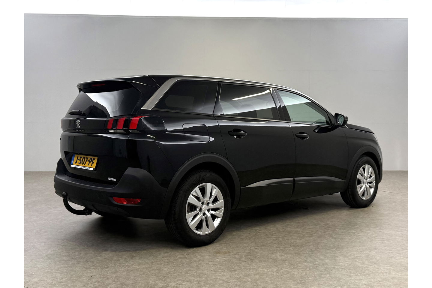Peugeot 5008 1.2 PureTech 7 Persoons LED Trekhaak Camera Virtual Carplay Navi PDC 17''LMV