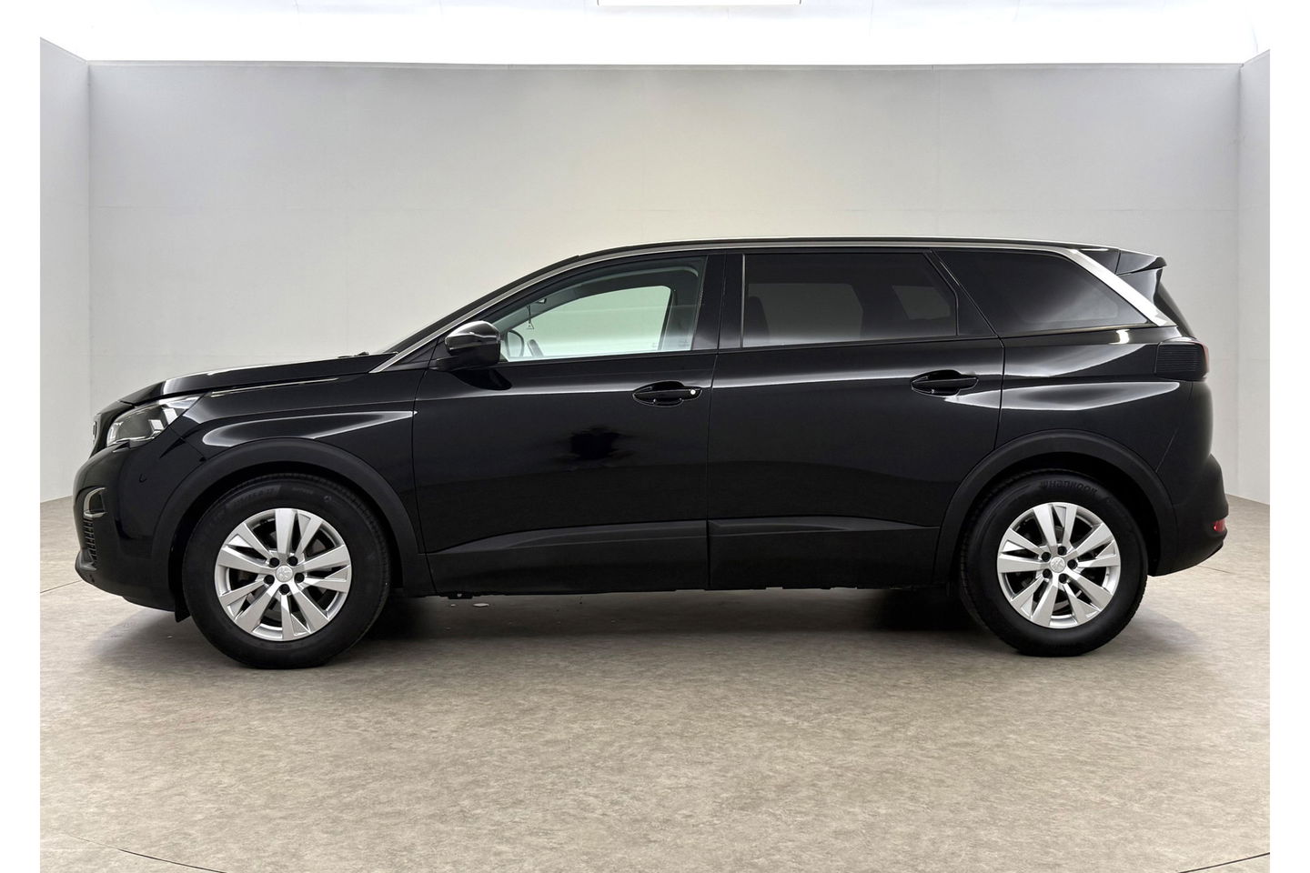Peugeot 5008 1.2 PureTech 7 Persoons LED Trekhaak Camera Virtual Carplay Navi PDC 17''LMV