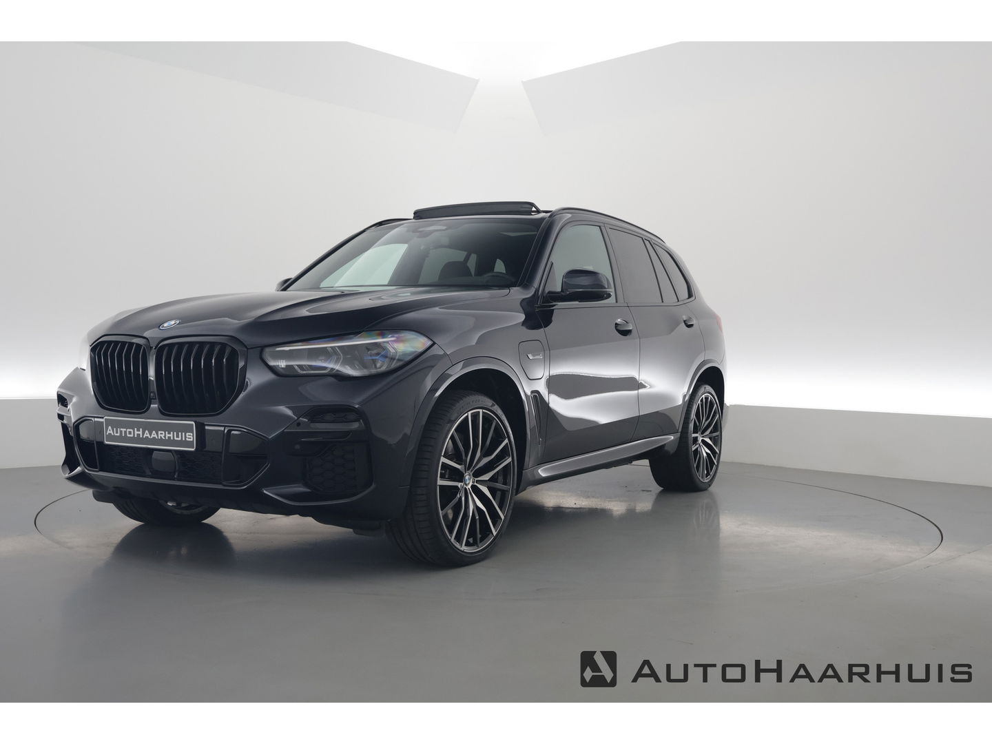 BMW X5 xDrive45e M Sport | Pano | HUD | Carbon int. | Elek. Trekhaak | Laser LED | 360cam | 22''