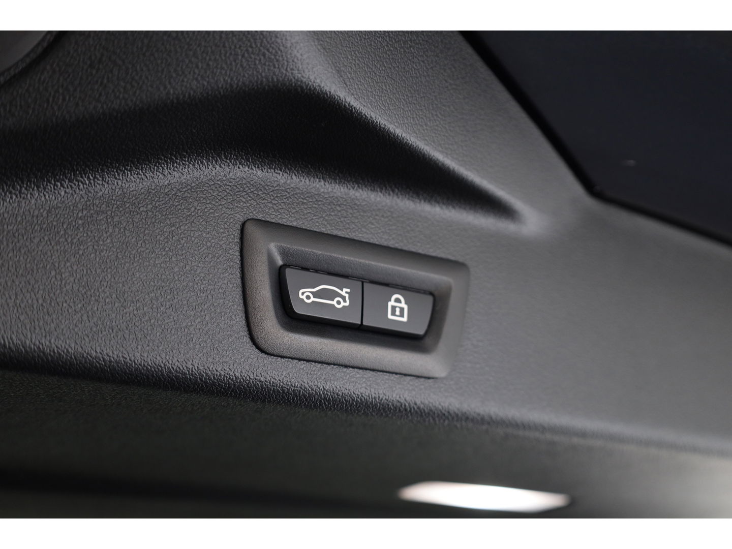 BMW X5 xDrive45e M Sport | Pano | HUD | Carbon int. | Elek. Trekhaak | Laser LED | 360cam | 22''