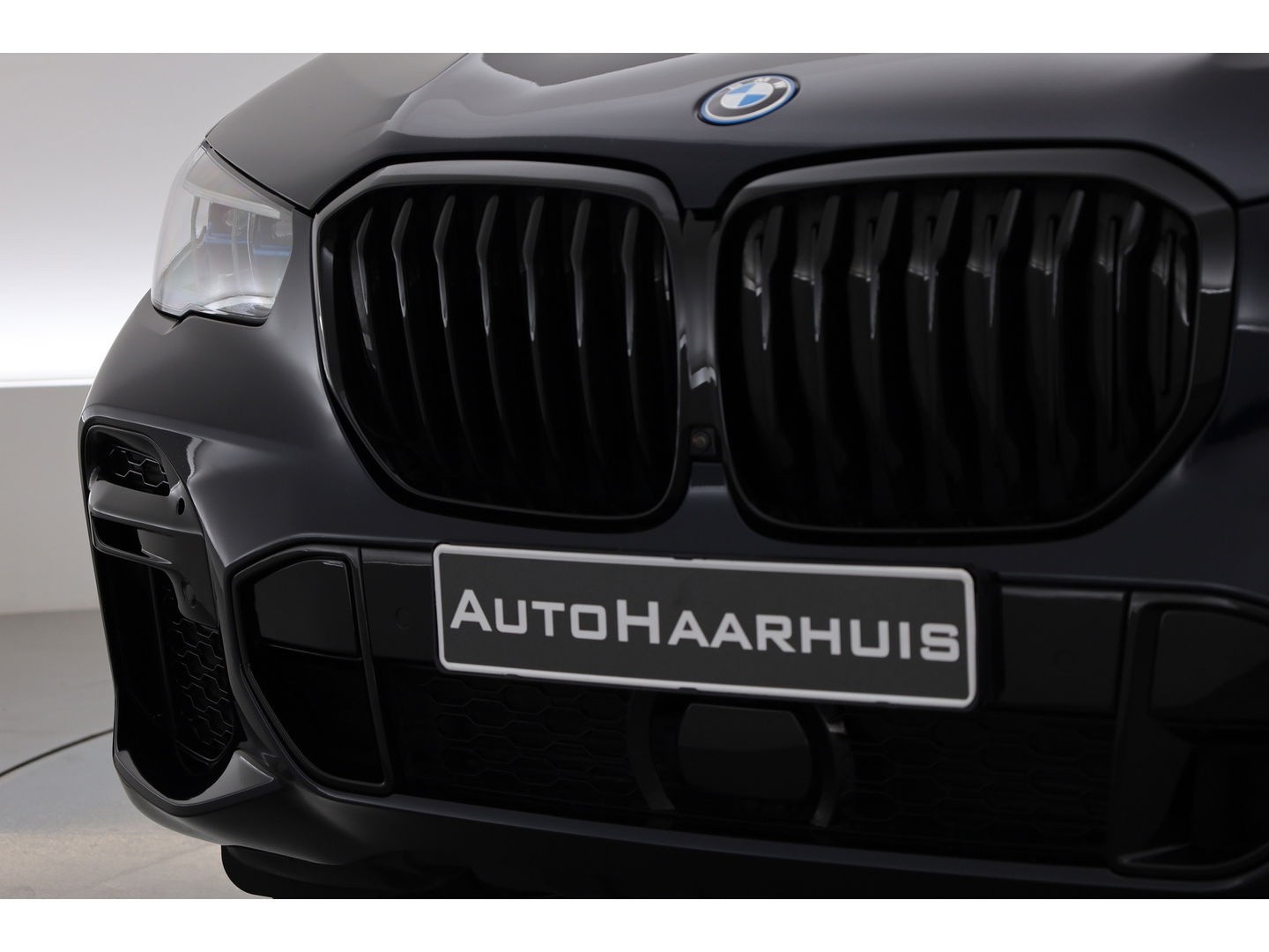 BMW X5 xDrive45e M Sport | Pano | HUD | Carbon int. | Elek. Trekhaak | Laser LED | 360cam | 22''