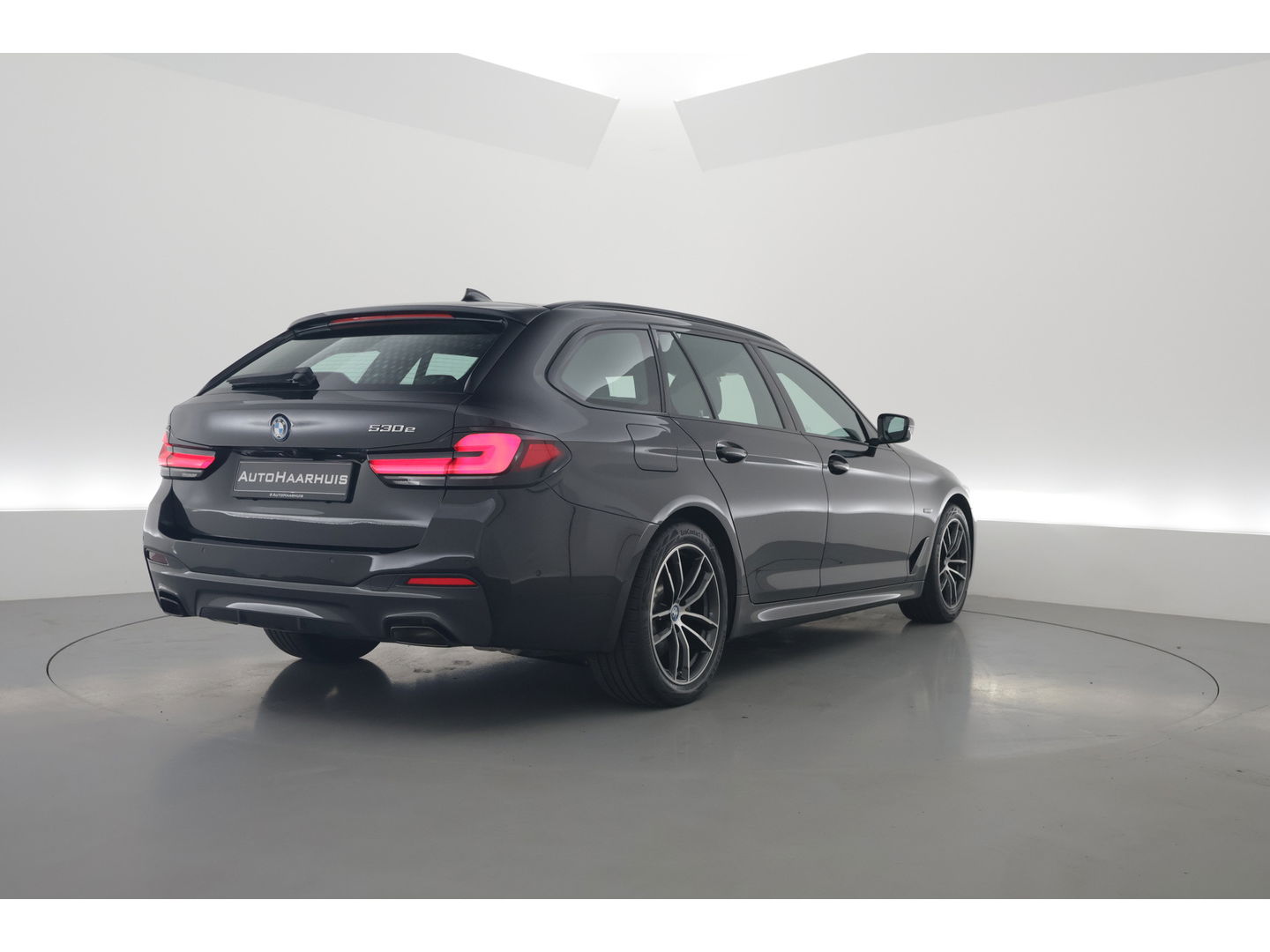 BMW 5 Serie Touring 530e M Sport | HUD | Laser LED | Camera | Leder | Keyless | Stoelverw. | Apple CarPlay
