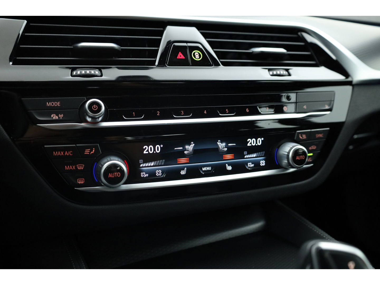 BMW 5 Serie Touring 530e M Sport | HUD | Laser LED | Camera | Leder | Keyless | Stoelverw. | Apple CarPlay