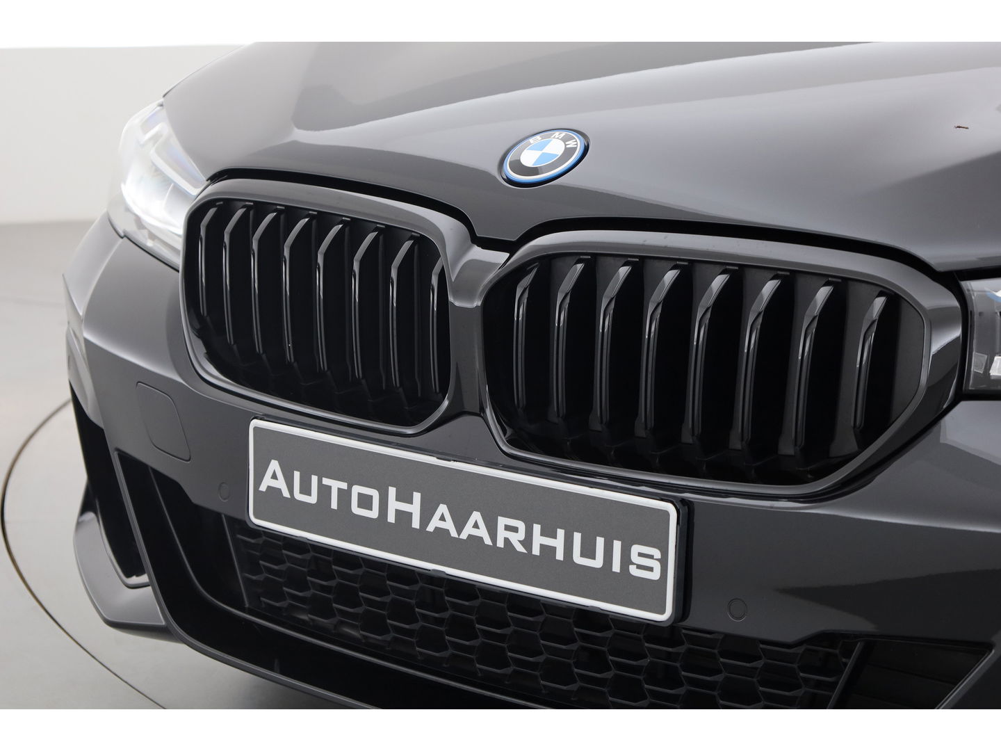 BMW 5 Serie Touring 530e M Sport | HUD | Laser LED | Camera | Leder | Keyless | Stoelverw. | Apple CarPlay