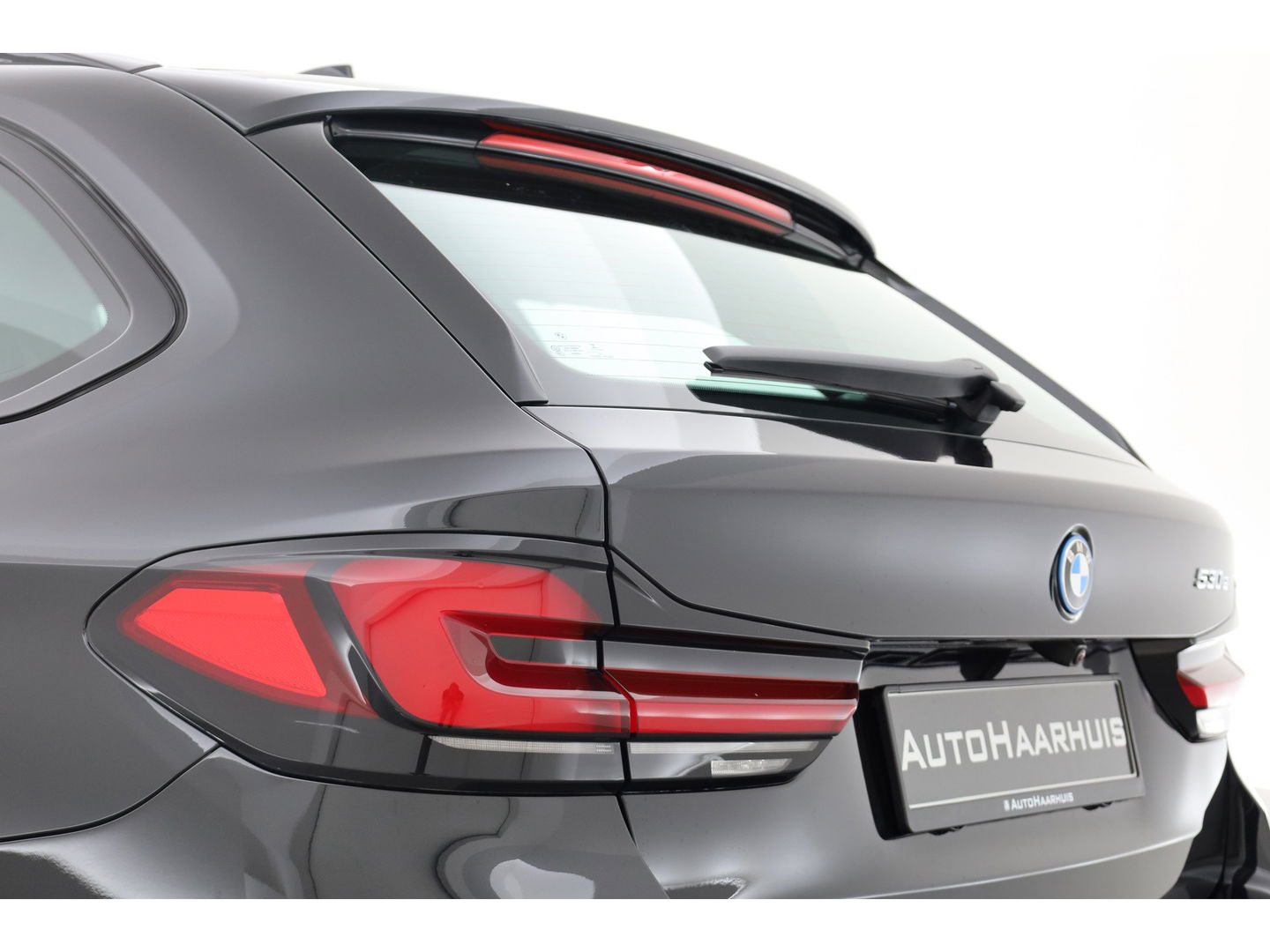 BMW 5 Serie Touring 530e M Sport | HUD | Laser LED | Camera | Leder | Keyless | Stoelverw. | Apple CarPlay