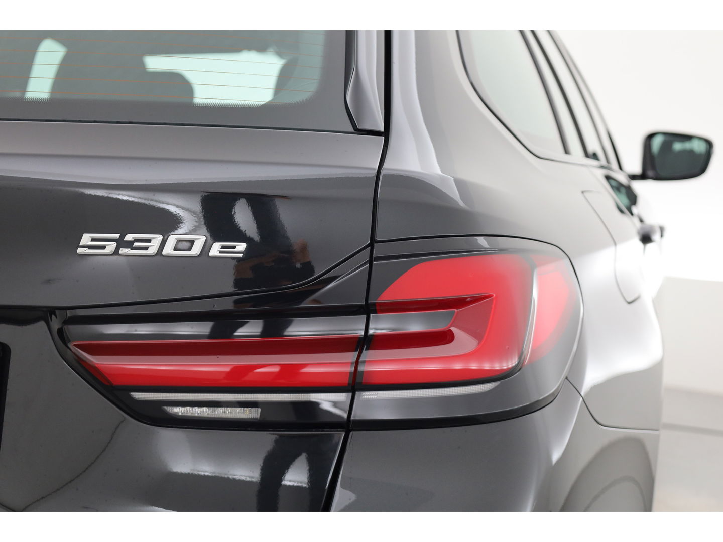 BMW 5 Serie Touring 530e M Sport | HUD | Laser LED | Camera | Leder | Keyless | Stoelverw. | Apple CarPlay