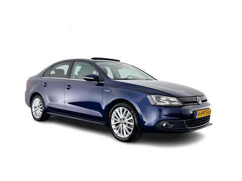 Volkswagen Jetta 1.4 TSI Hybrid Highline Aut. *PANO | XENON | NAVI-FULLMAP | CAMERA | COMFORT/HEATED-SEATS | ECC | PDC | CRUISE | 17''ALU*