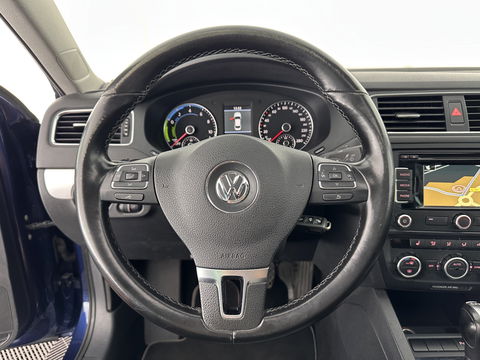 Volkswagen Jetta 1.4 TSI Hybrid Highline Aut. *PANO | XENON | NAVI-FULLMAP | CAMERA | COMFORT/HEATED-SEATS | ECC | PDC | CRUISE | 17''ALU*