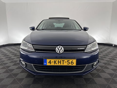 Volkswagen Jetta 1.4 TSI Hybrid Highline Aut. *PANO | XENON | NAVI-FULLMAP | CAMERA | COMFORT/HEATED-SEATS | ECC | PDC | CRUISE | 17''ALU*