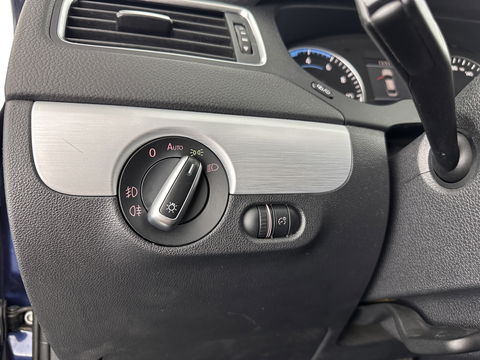 Volkswagen Jetta 1.4 TSI Hybrid Highline Aut. *PANO | XENON | NAVI-FULLMAP | CAMERA | COMFORT/HEATED-SEATS | ECC | PDC | CRUISE | 17''ALU*
