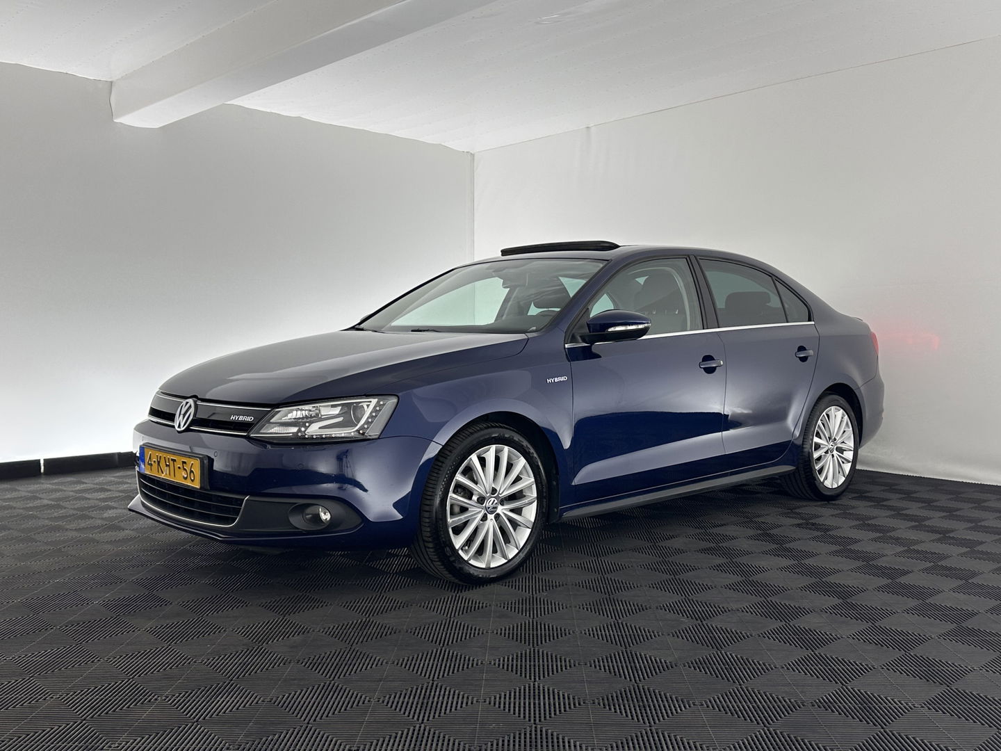 Volkswagen Jetta 1.4 TSI Hybrid Highline Aut. *PANO | XENON | NAVI-FULLMAP | CAMERA | COMFORT/HEATED-SEATS | ECC | PDC | CRUISE | 17''ALU*