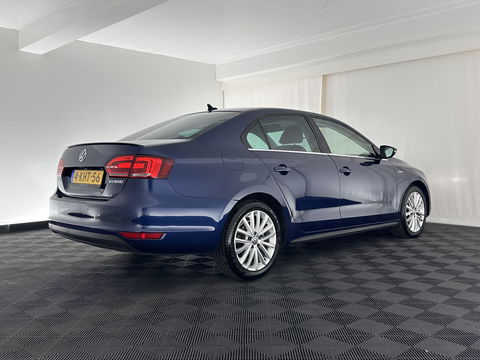 Volkswagen Jetta 1.4 TSI Hybrid Highline Aut. *PANO | XENON | NAVI-FULLMAP | CAMERA | COMFORT/HEATED-SEATS | ECC | PDC | CRUISE | 17''ALU*