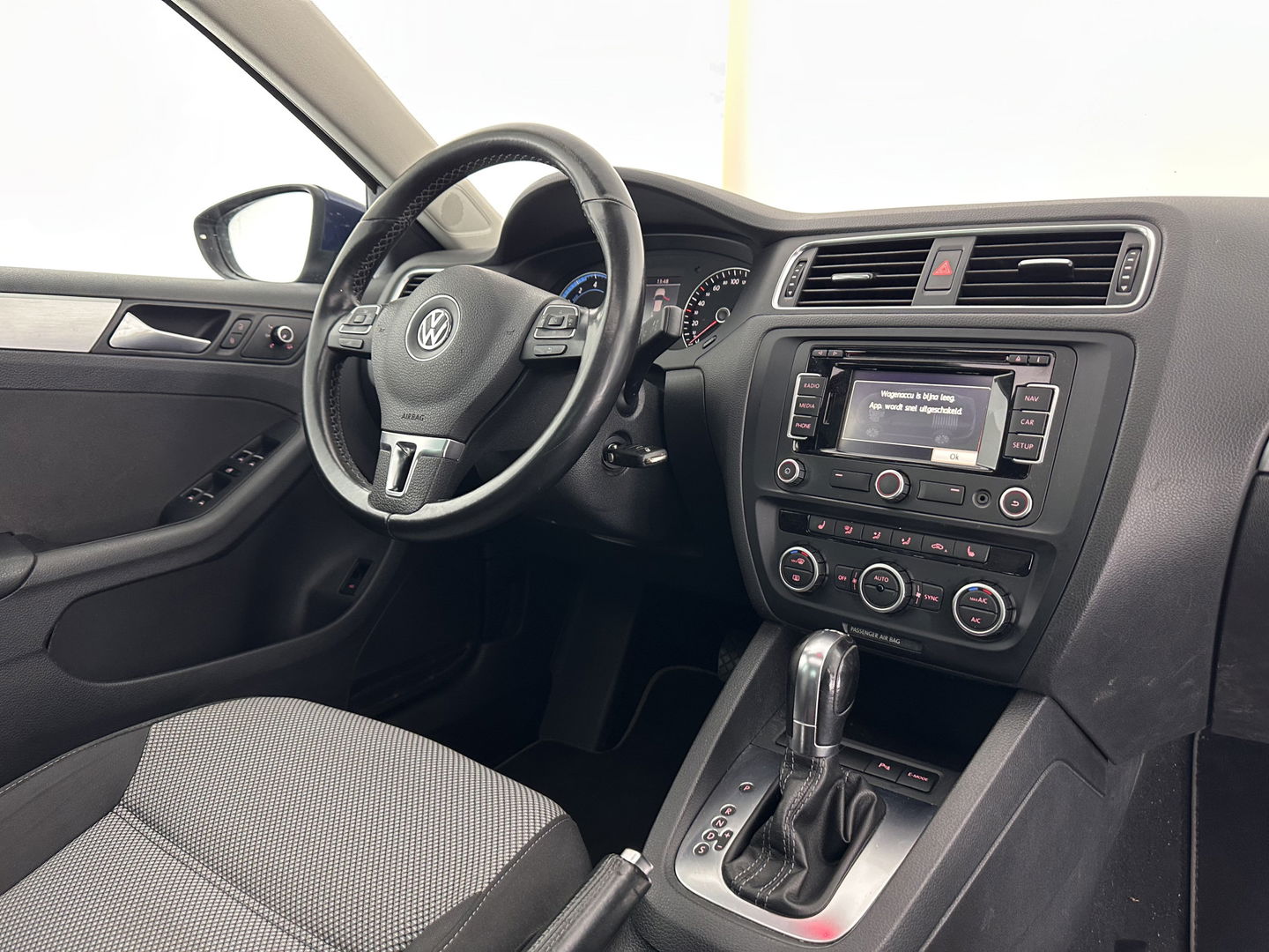 Volkswagen Jetta 1.4 TSI Hybrid Highline Aut. *PANO | XENON | NAVI-FULLMAP | CAMERA | COMFORT/HEATED-SEATS | ECC | PDC | CRUISE | 17''ALU*