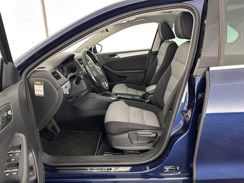 Volkswagen Jetta 1.4 TSI Hybrid Highline Aut. *PANO | XENON | NAVI-FULLMAP | CAMERA | COMFORT/HEATED-SEATS | ECC | PDC | CRUISE | 17''ALU*