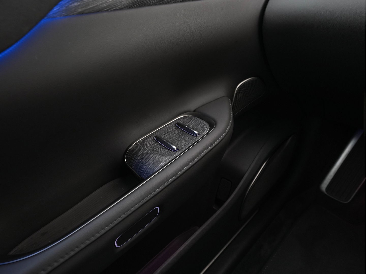 NIO eT7 100 kWh (ex accu) [ 3-Fase ] *PANO | HEAD-UP | FULL-LEATHER | FULL-LED | ADAPTIVE-CRUISE | MEMORY-PACK | KEYLESS | COMFORT-SEATS | AIR-SUSPENSION | 20''ALU | TOWBAR*