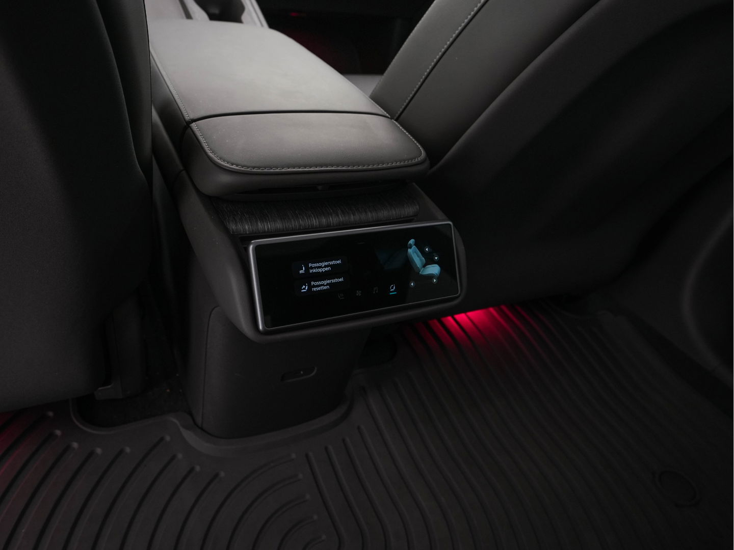NIO eT7 100 kWh (ex accu) [ 3-Fase ] *PANO | HEAD-UP | FULL-LEATHER | FULL-LED | ADAPTIVE-CRUISE | MEMORY-PACK | KEYLESS | COMFORT-SEATS | AIR-SUSPENSION | 20''ALU | TOWBAR*