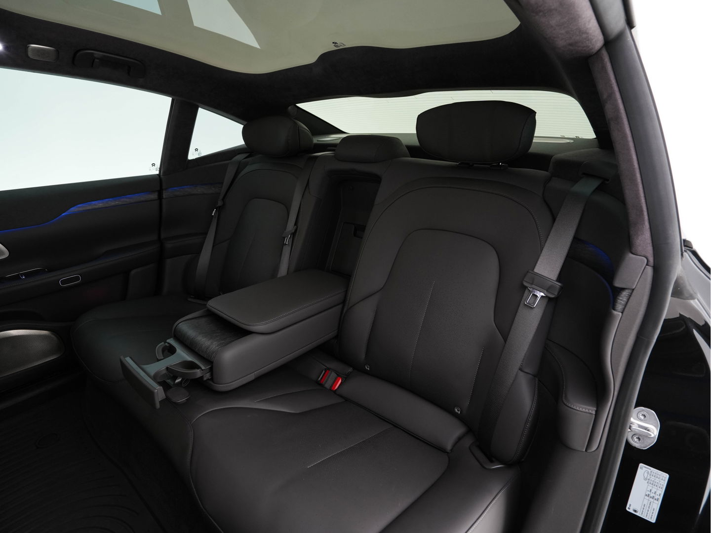 NIO eT7 100 kWh (ex accu) [ 3-Fase ] *PANO | HEAD-UP | FULL-LEATHER | FULL-LED | ADAPTIVE-CRUISE | MEMORY-PACK | KEYLESS | COMFORT-SEATS | AIR-SUSPENSION | 20''ALU | TOWBAR*