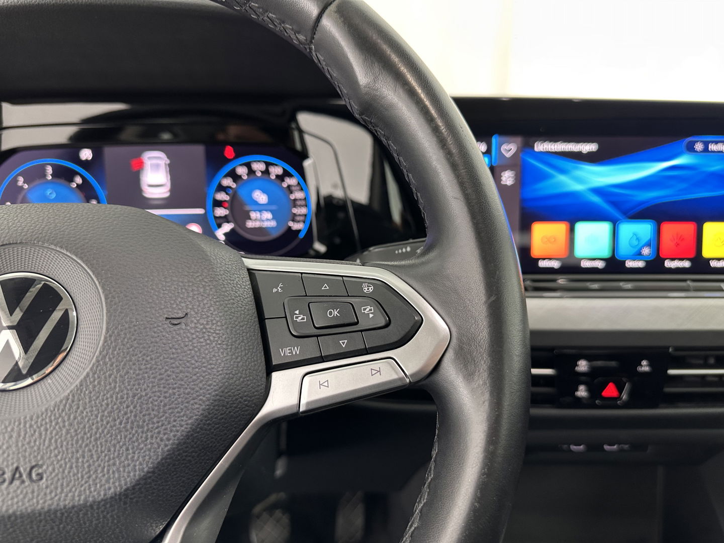Volkswagen GOLF Variant 2.0 TDI Life Business *FULL-LED | DIGI-COCKPIT | NAVI-FULLMAP | COMFORT-SEATS | KEYLESS | DAB+ | ECC | PDC | 16''ALU*