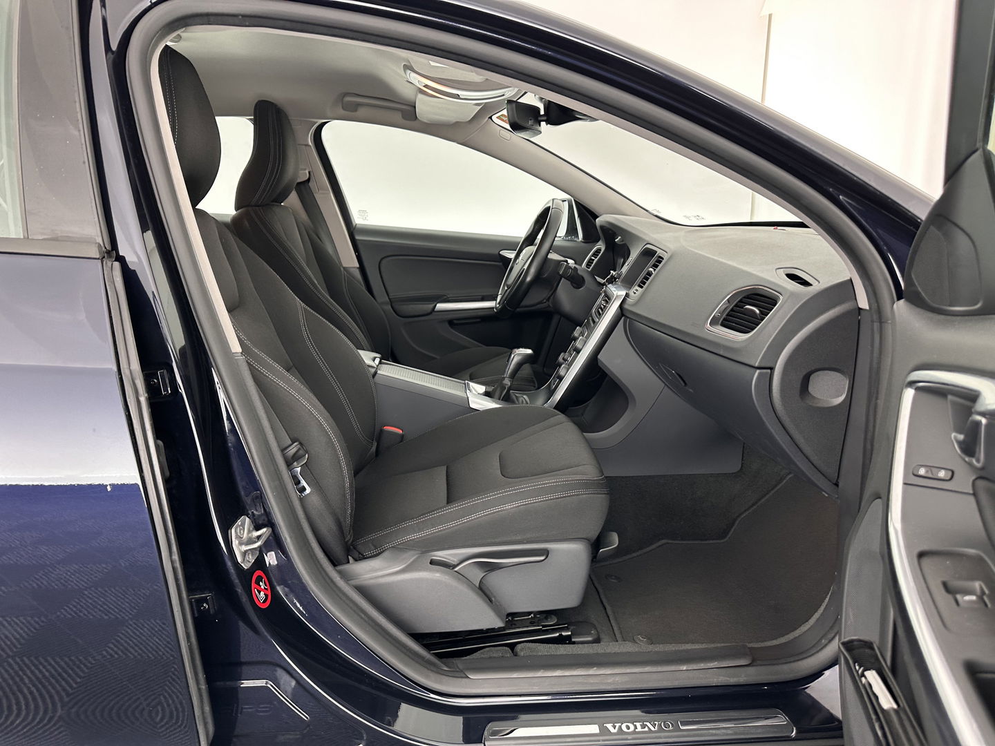 Volvo S60 2.0 D4 Kinetic Business *NAVI-FULLMAP | COMFORT-SEATS | ECC | PDC | CRUISE | 16''ALU | TOWBAR*
