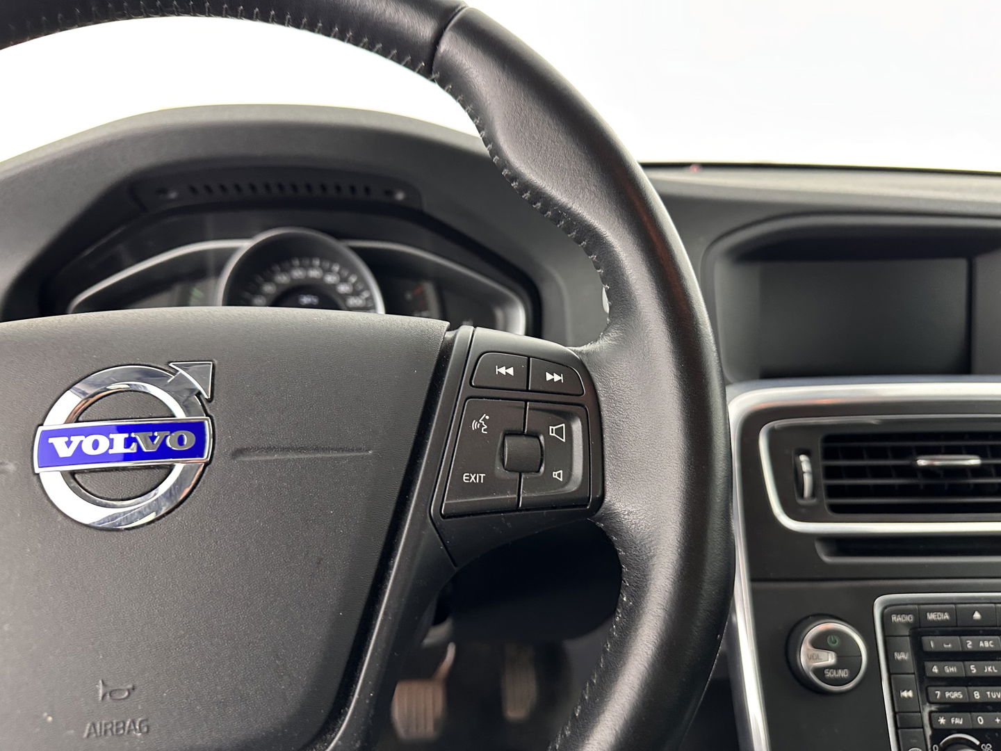 Volvo S60 2.0 D4 Kinetic Business *NAVI-FULLMAP | COMFORT-SEATS | ECC | PDC | CRUISE | 16''ALU | TOWBAR*