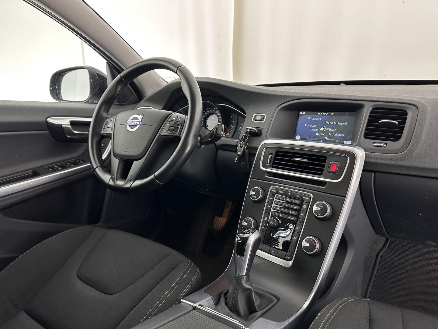 Volvo S60 2.0 D4 Kinetic Business *NAVI-FULLMAP | COMFORT-SEATS | ECC | PDC | CRUISE | 16''ALU | TOWBAR*