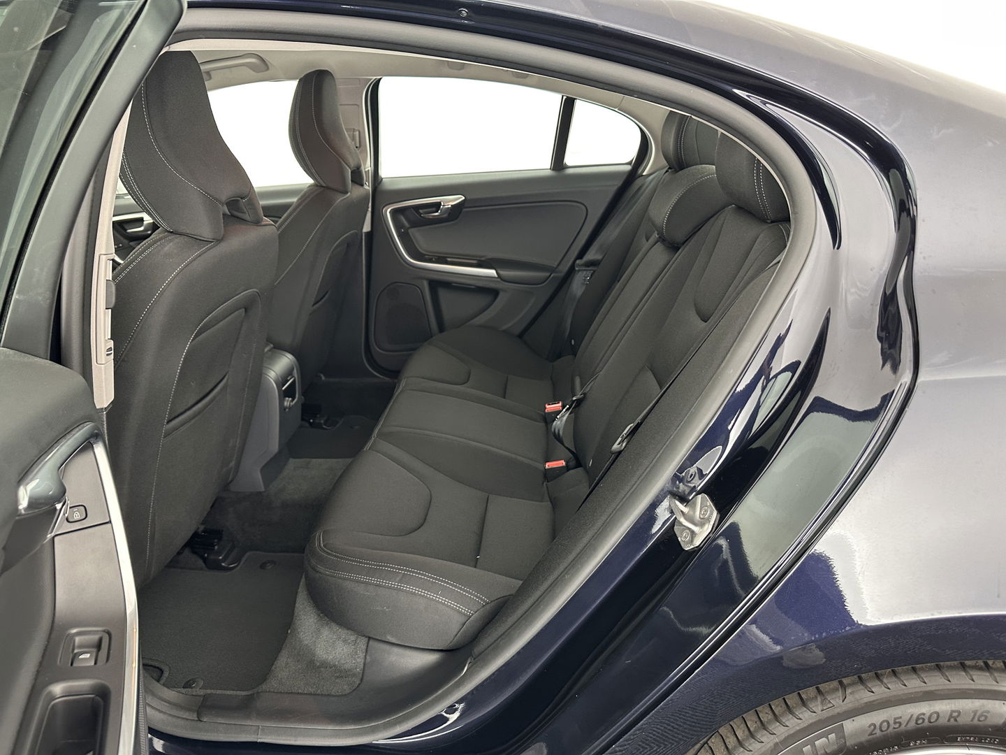 Volvo S60 2.0 D4 Kinetic Business *NAVI-FULLMAP | COMFORT-SEATS | ECC | PDC | CRUISE | 16''ALU | TOWBAR*