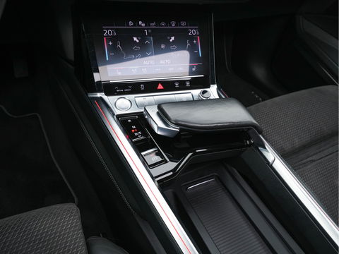 Audi e-tron 55 quattro 95 kWh [ 3-Fase ] (INCL.BTW) *PANO | HEAD-UP | LEATHER-ALCANTARA | FULL-LED | NIGHT-VISION | BANG&OLUFSEN | ADAPTIVE-CRUISE | MEMORY-PACK | BLIND-SPOT | CAMERA | SPORT/HEATED-SEATS | ECC | PDC | 22''ALU | TOWB