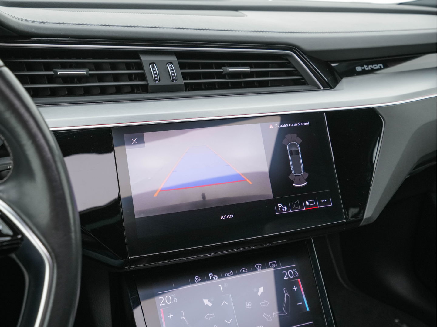 Audi e-tron 55 quattro 95 kWh [ 3-Fase ] (INCL.BTW) *PANO | HEAD-UP | LEATHER-ALCANTARA | FULL-LED | NIGHT-VISION | BANG&OLUFSEN | ADAPTIVE-CRUISE | MEMORY-PACK | BLIND-SPOT | CAMERA | SPORT/HEATED-SEATS | ECC | PDC | 22''ALU | TOWB