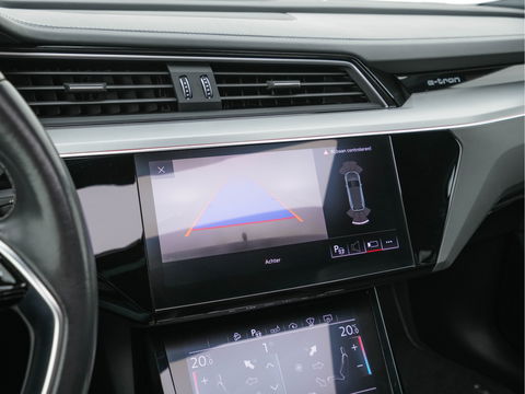 Audi e-tron 55 quattro 95 kWh [ 3-Fase ] (INCL.BTW) *PANO | HEAD-UP | LEATHER-ALCANTARA | FULL-LED | NIGHT-VISION | BANG&OLUFSEN | ADAPTIVE-CRUISE | MEMORY-PACK | BLIND-SPOT | CAMERA | SPORT/HEATED-SEATS | ECC | PDC | 22''ALU | TOWB