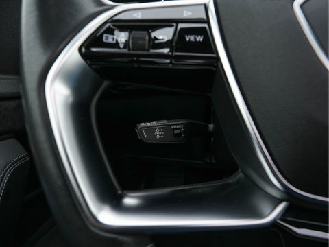 Audi e-tron 55 quattro 95 kWh [ 3-Fase ] (INCL.BTW) *PANO | HEAD-UP | LEATHER-ALCANTARA | FULL-LED | NIGHT-VISION | BANG&OLUFSEN | ADAPTIVE-CRUISE | MEMORY-PACK | BLIND-SPOT | CAMERA | SPORT/HEATED-SEATS | ECC | PDC | 22''ALU | TOWB