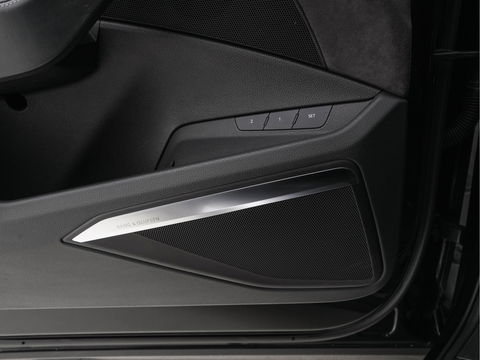 Audi e-tron 55 quattro 95 kWh [ 3-Fase ] (INCL.BTW) *PANO | HEAD-UP | LEATHER-ALCANTARA | FULL-LED | NIGHT-VISION | BANG&OLUFSEN | ADAPTIVE-CRUISE | MEMORY-PACK | BLIND-SPOT | CAMERA | SPORT/HEATED-SEATS | ECC | PDC | 22''ALU | TOWB