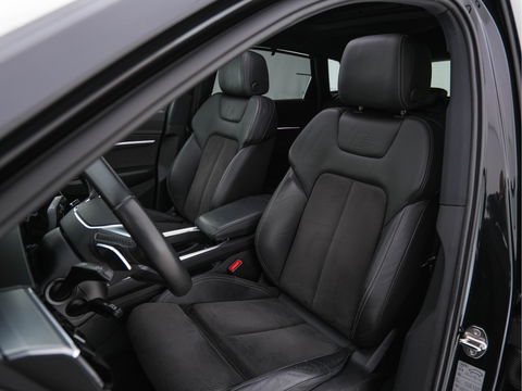 Audi e-tron 55 quattro 95 kWh [ 3-Fase ] (INCL.BTW) *PANO | HEAD-UP | LEATHER-ALCANTARA | FULL-LED | NIGHT-VISION | BANG&OLUFSEN | ADAPTIVE-CRUISE | MEMORY-PACK | BLIND-SPOT | CAMERA | SPORT/HEATED-SEATS | ECC | PDC | 22''ALU | TOWB