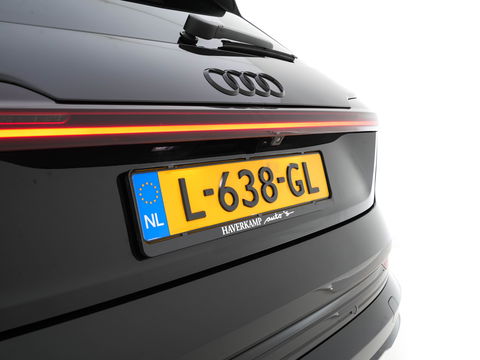 Audi e-tron 55 quattro 95 kWh [ 3-Fase ] (INCL.BTW) *PANO | HEAD-UP | LEATHER-ALCANTARA | FULL-LED | NIGHT-VISION | BANG&OLUFSEN | ADAPTIVE-CRUISE | MEMORY-PACK | BLIND-SPOT | CAMERA | SPORT/HEATED-SEATS | ECC | PDC | 22''ALU | TOWB