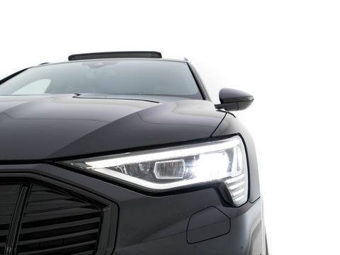 Audi e-tron 55 quattro 95 kWh [ 3-Fase ] (INCL.BTW) *PANO | HEAD-UP | LEATHER-ALCANTARA | FULL-LED | NIGHT-VISION | BANG&OLUFSEN | ADAPTIVE-CRUISE | MEMORY-PACK | BLIND-SPOT | CAMERA | SPORT/HEATED-SEATS | ECC | PDC | 22''ALU | TOWB