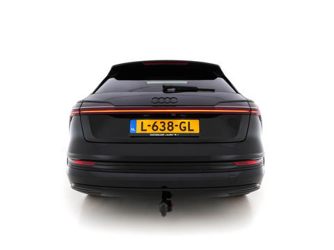 Audi e-tron 55 quattro 95 kWh [ 3-Fase ] (INCL.BTW) *PANO | HEAD-UP | LEATHER-ALCANTARA | FULL-LED | NIGHT-VISION | BANG&OLUFSEN | ADAPTIVE-CRUISE | MEMORY-PACK | BLIND-SPOT | CAMERA | SPORT/HEATED-SEATS | ECC | PDC | 22''ALU | TOWB