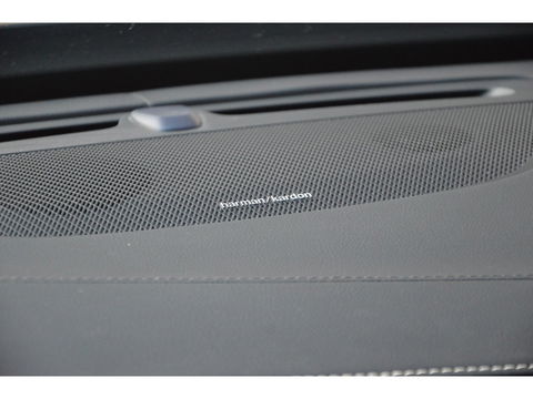 Volvo XC90 T8 Plug-in hybrid AWD Ultra Dark Long Range | Luchtvering | Head-Up | Panorama dak | Trekhaak | 360° Camera |
