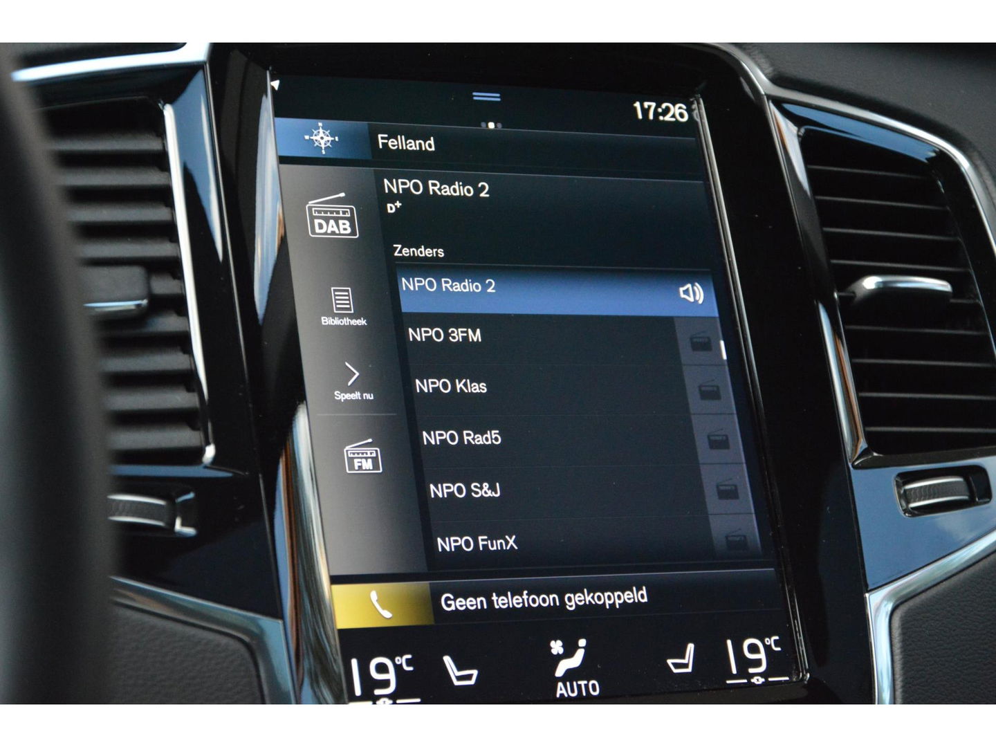 Volvo XC90 T8 Plug-in hybrid AWD Ultra Dark Long Range | Luchtvering | Head-Up | Panorama dak | Trekhaak | 360° Camera |