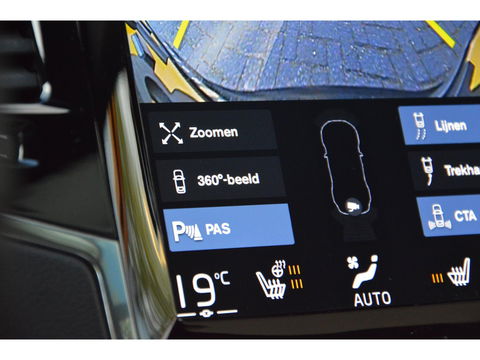 Volvo XC90 T8 Plug-in hybrid AWD Ultra Dark Long Range | Luchtvering | Head-Up | Panorama dak | Trekhaak | 360° Camera |