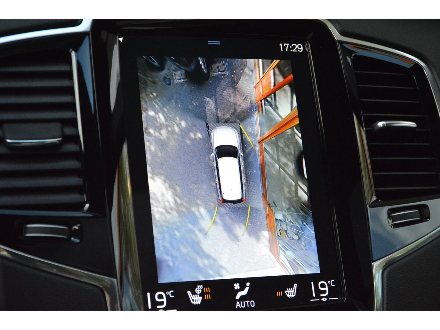 Volvo XC90 T8 Plug-in hybrid AWD Ultra Dark Long Range | Luchtvering | Head-Up | Panorama dak | Trekhaak | 360° Camera |